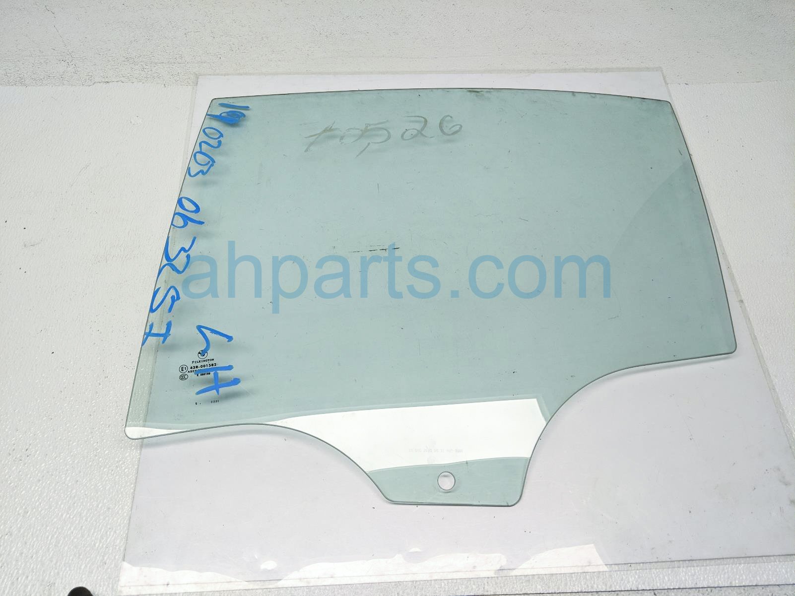 $65 BMW RR/LH DOOR GLASS WINDOW