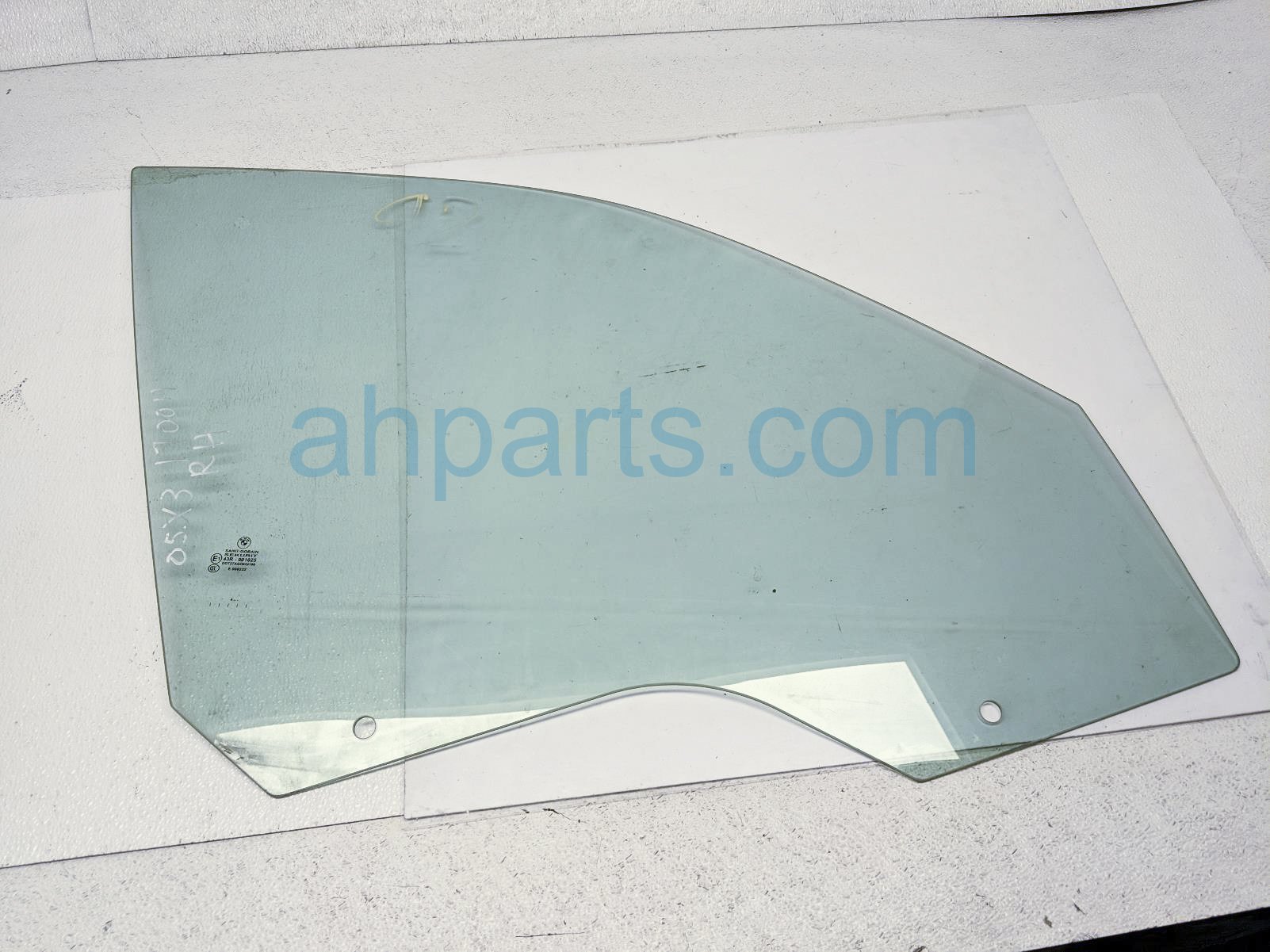 $65 BMW FR/RH DOOR GLASS WINDOW