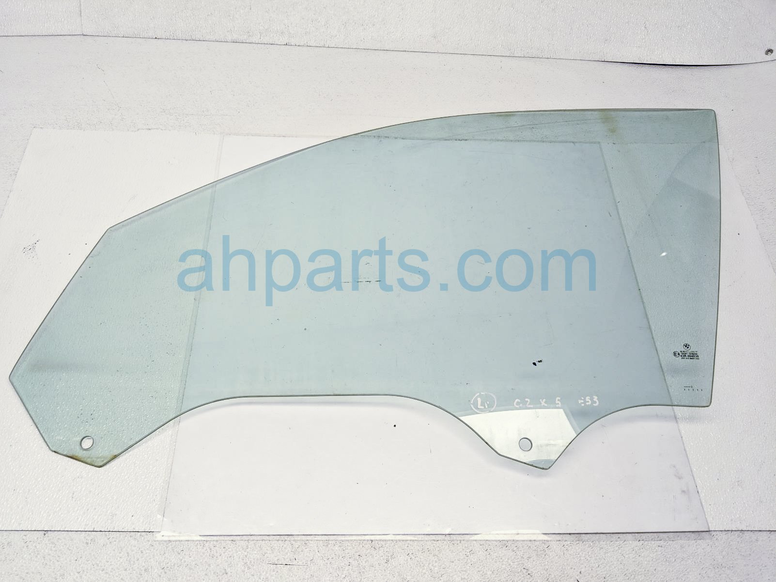 $65 BMW FR/LH DOOR GLASS WINDOW