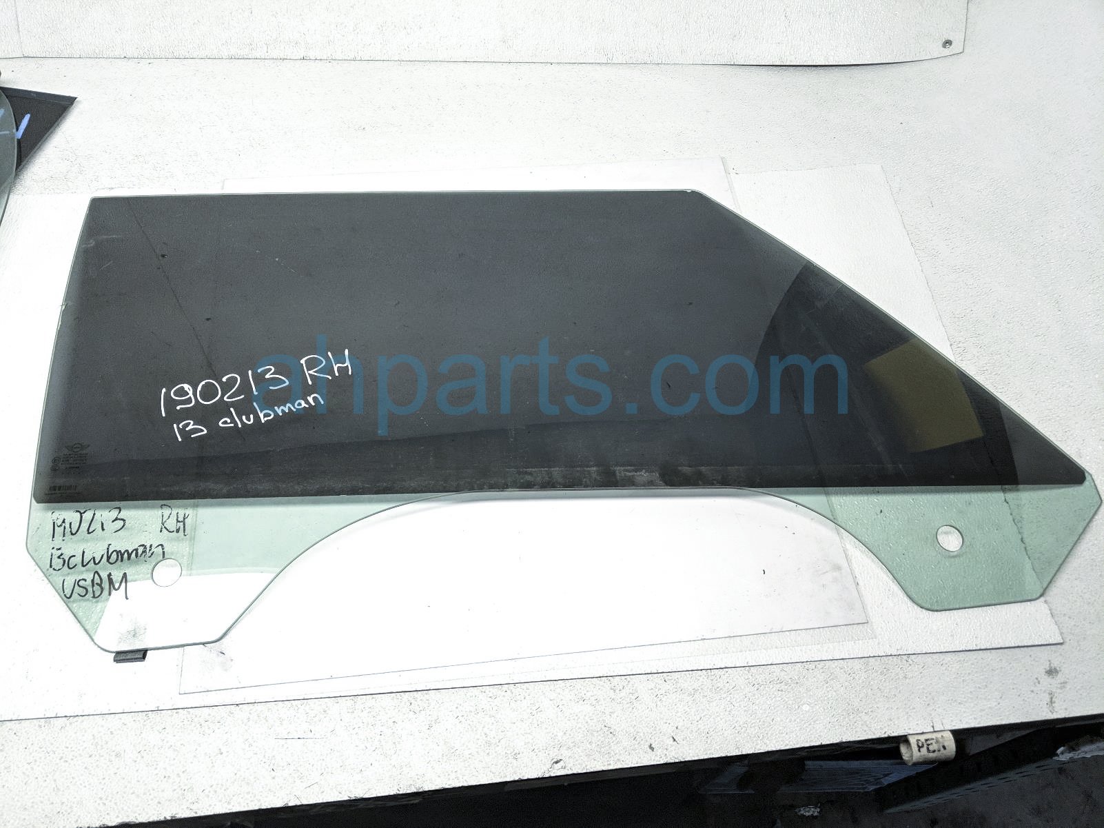 $75 BMW FR/RH DOOR GLASS WINDOW - TINTED