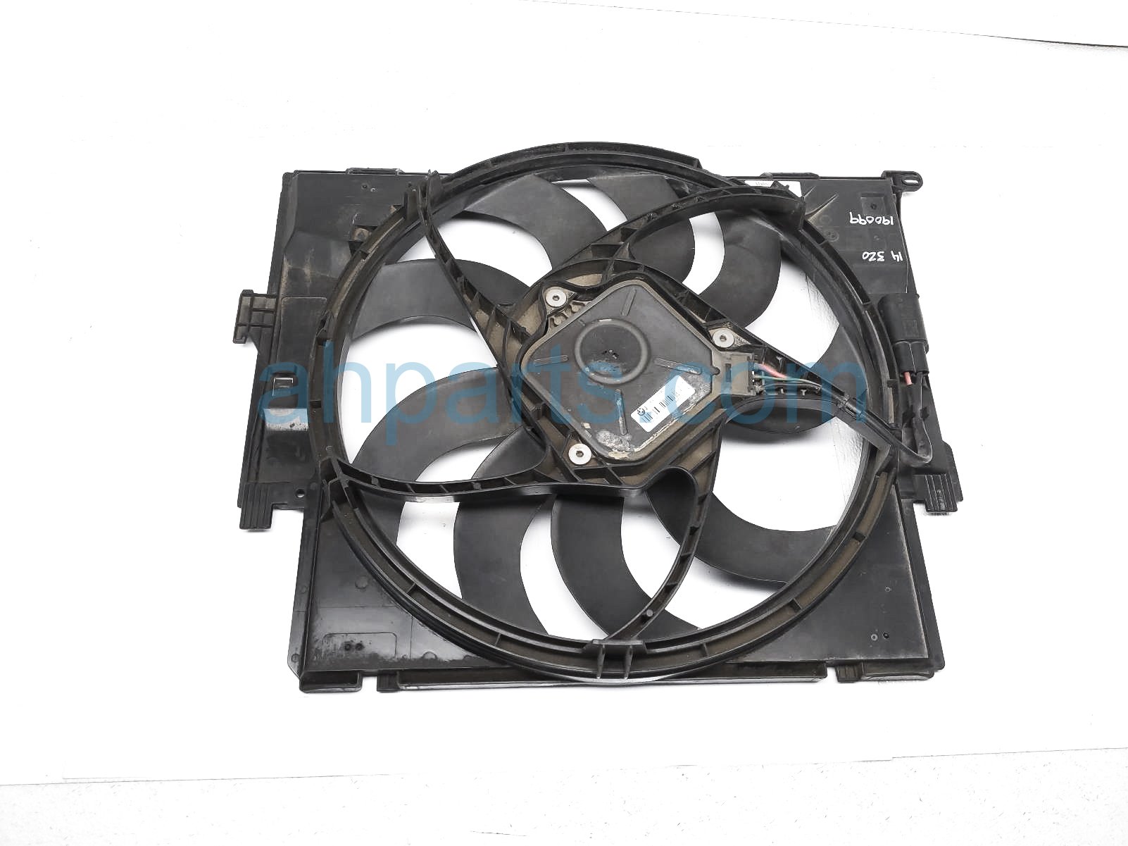 $100 BMW RADIATOR COOLING FAN ASSEMBLY