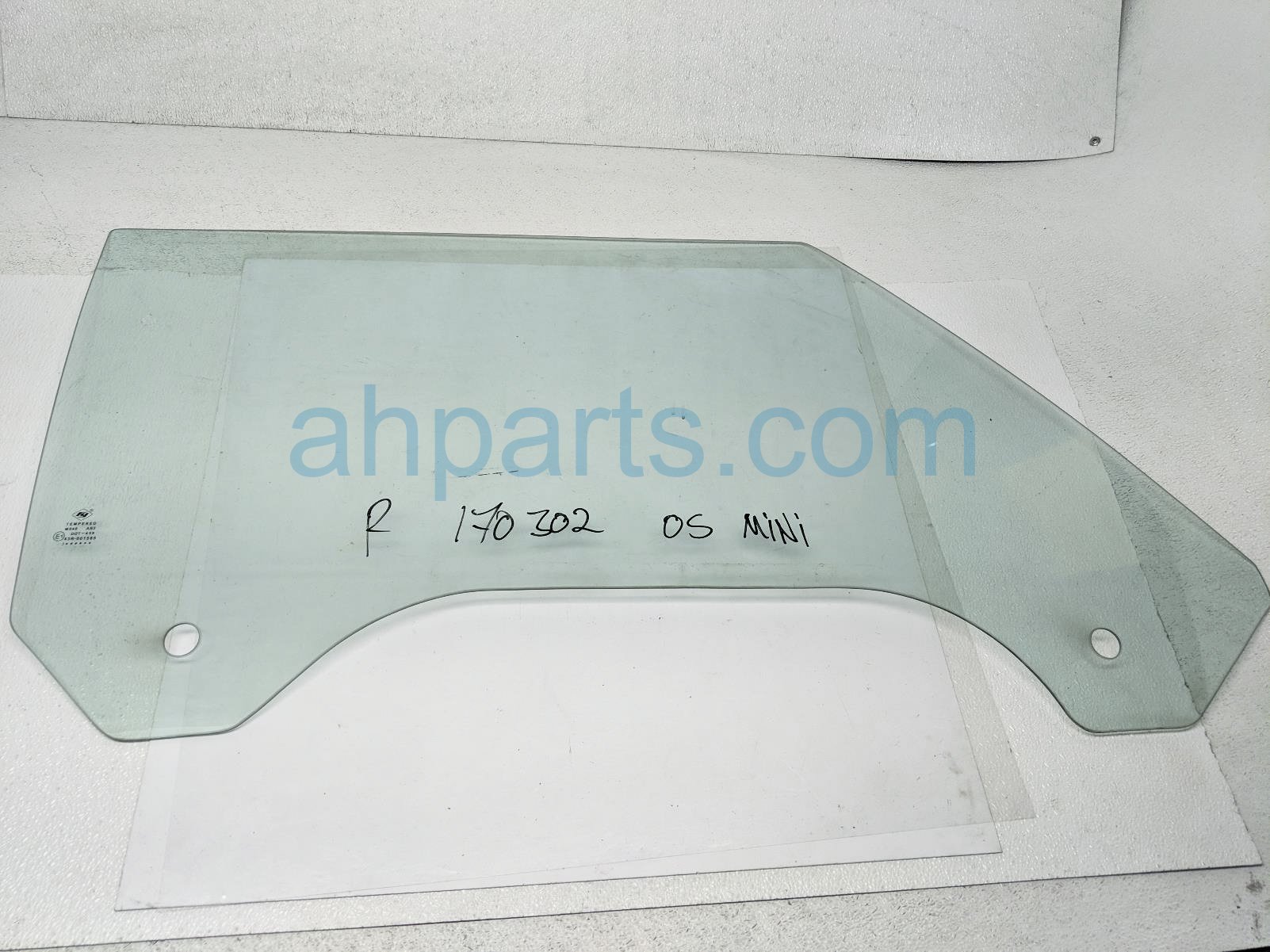 $59 BMW FR/RH DOOR GLASS WINDOW