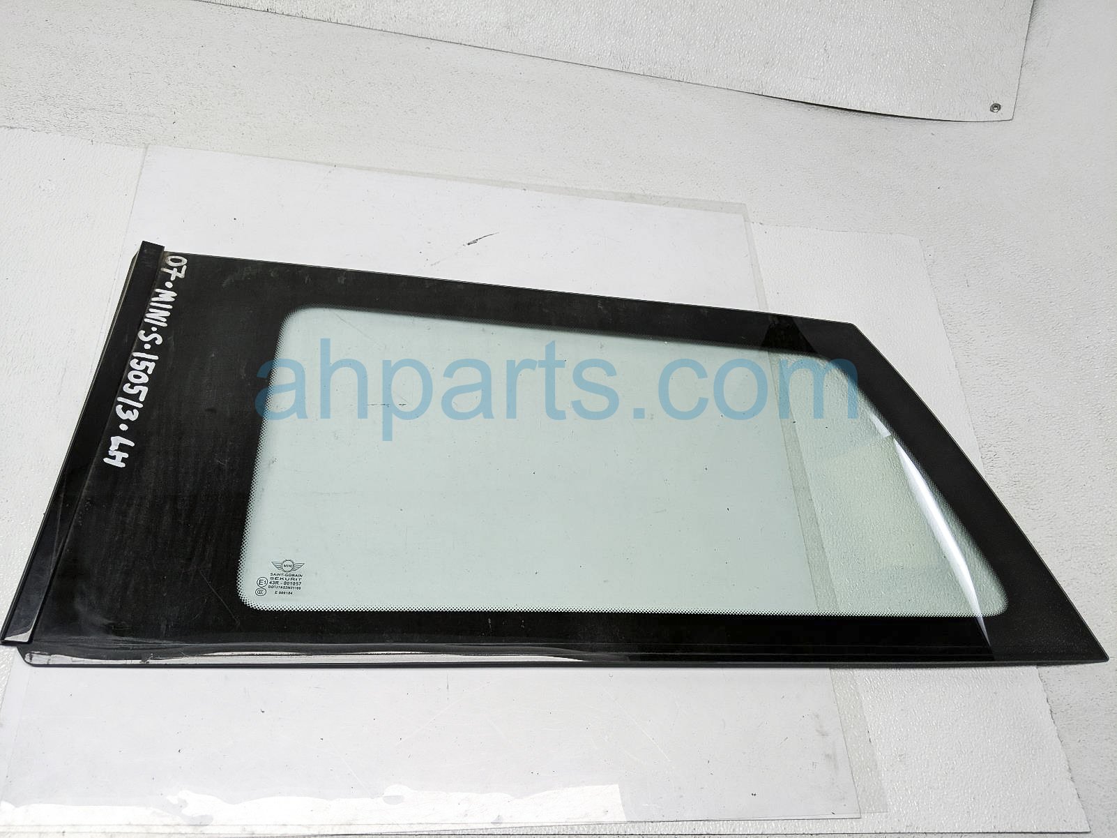 $49 BMW LH QUARTER GLASS WINDOW