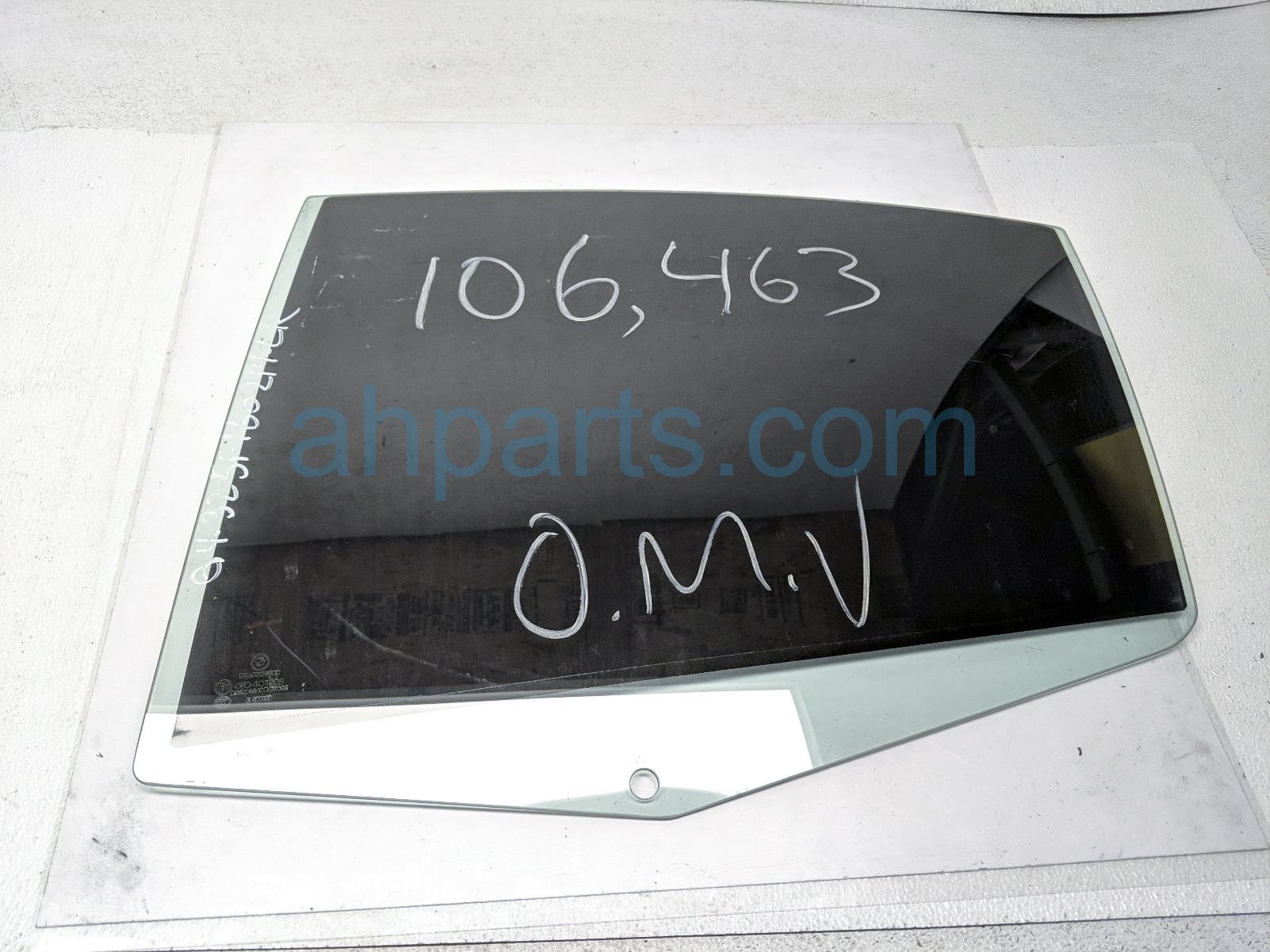 $45 BMW RR/LH DOOR GLASS WINDOW - TINTED