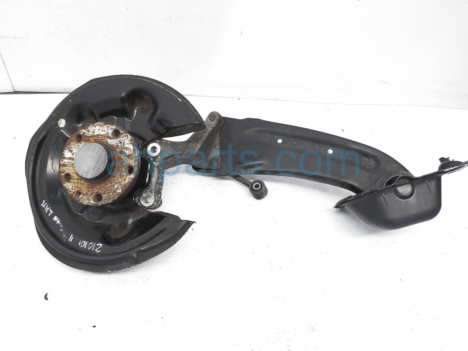 $65 Volkswagen RR/LH KNUCKLE HUB W/ TRAILING ARM