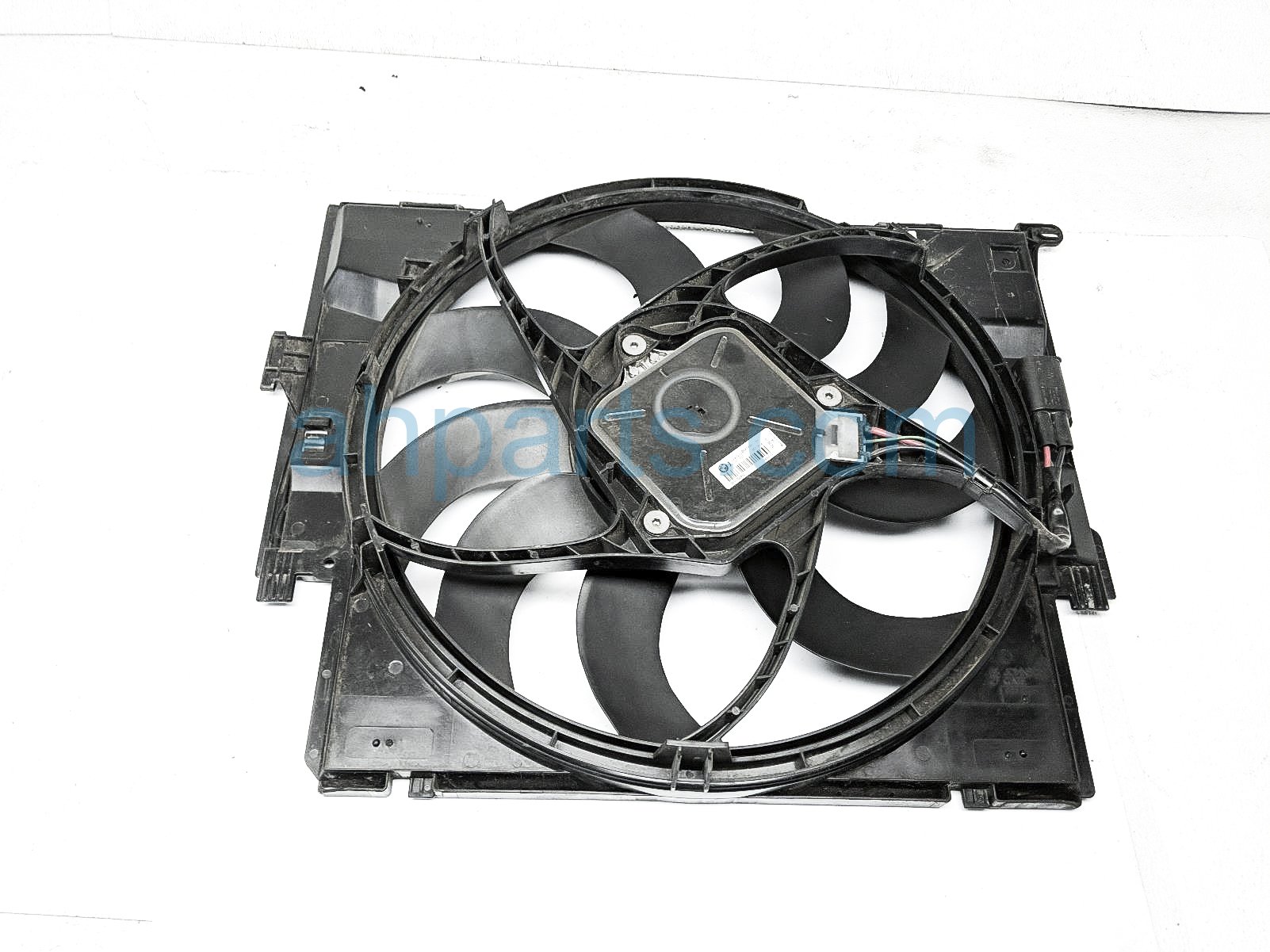 $100 BMW RADIATOR COOLING FAN ASSEMBLY