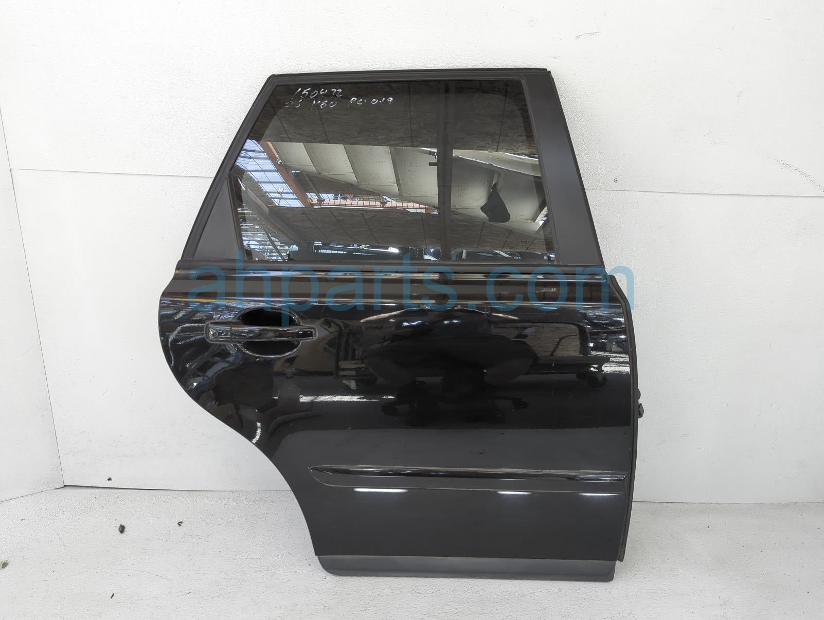 $150 Volvo RR/RH DOOR - BLACK - COMPLETE