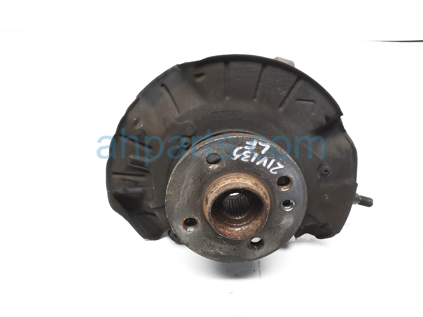 $70 Volvo FR/LH SPINDLE KNUCKLE HUB