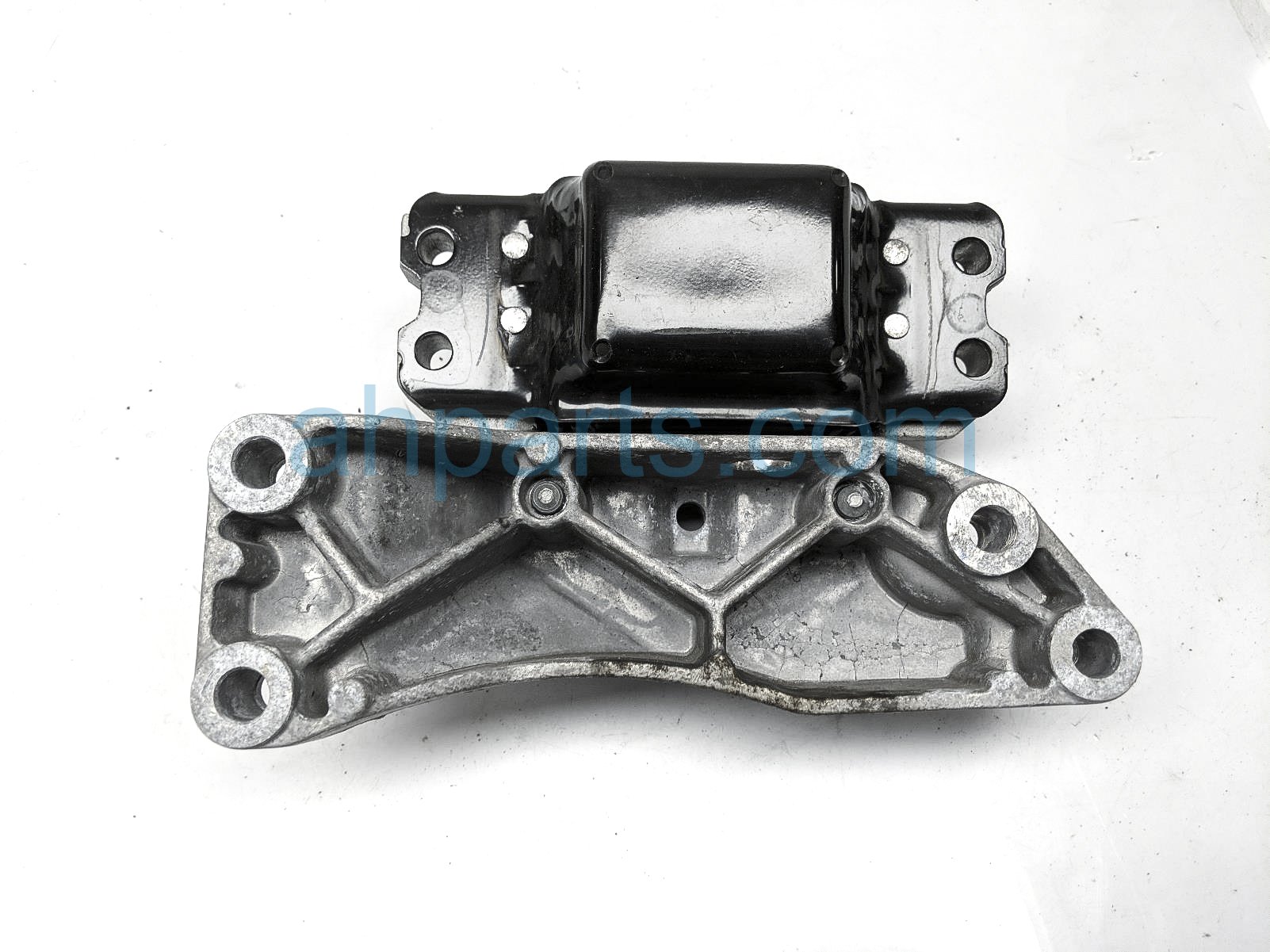 $40 Volkswagen LH TRANSMISSION MOUNT - 2.0L