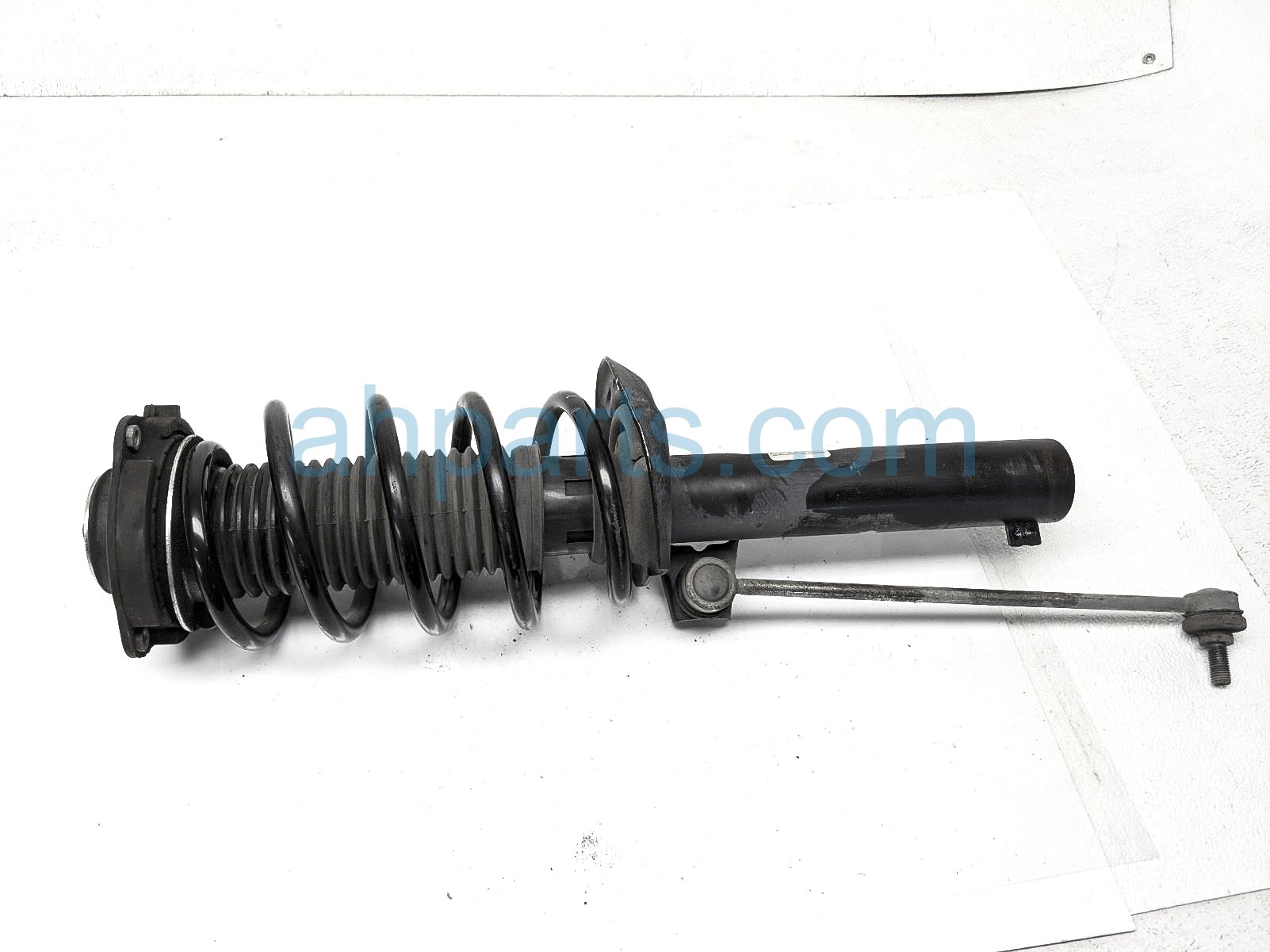 $75 Volkswagen FR/LH STRUT + SPRING - S