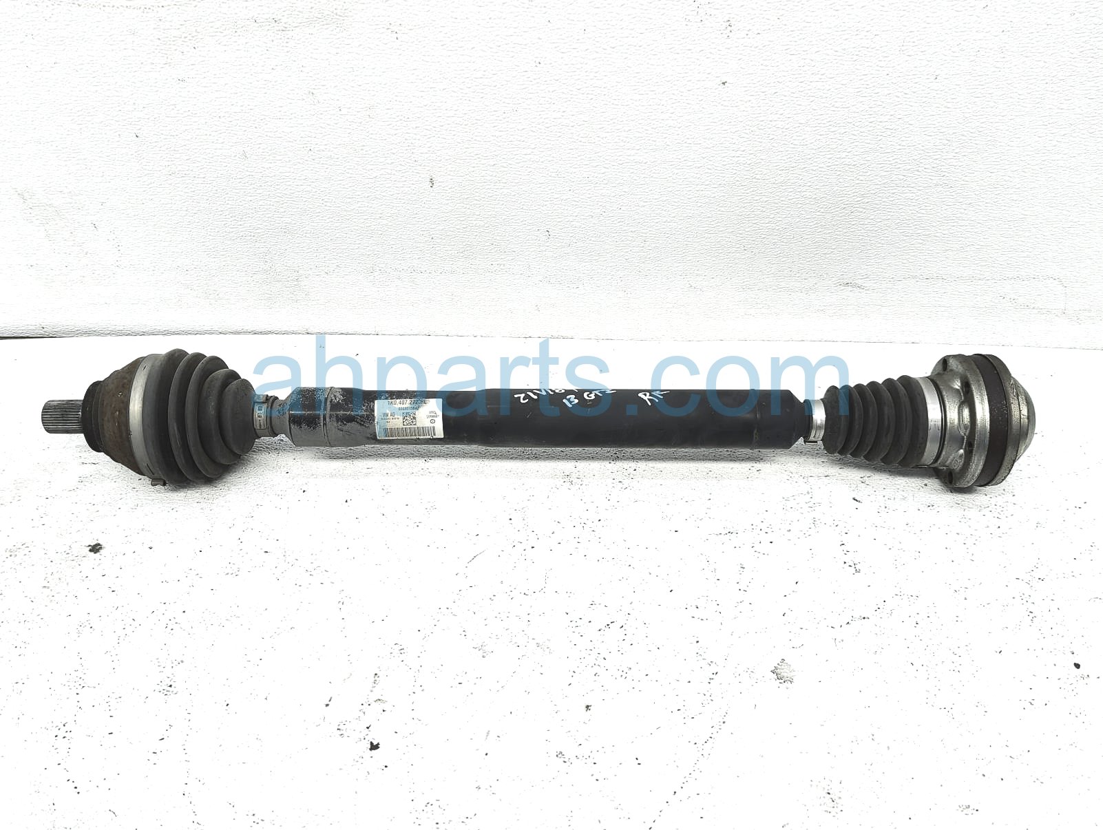 $40 Volkswagen FR/RH AXLE DRIVE SHAFT