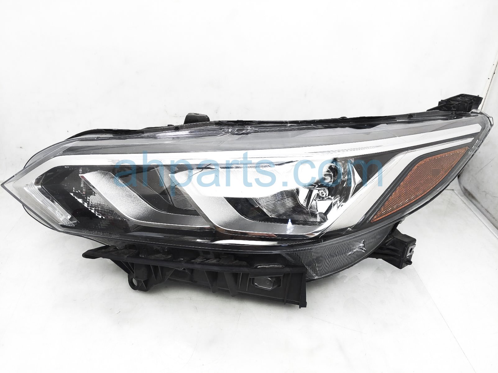 $249 Nissan LH HEADLAMP / LIGHT