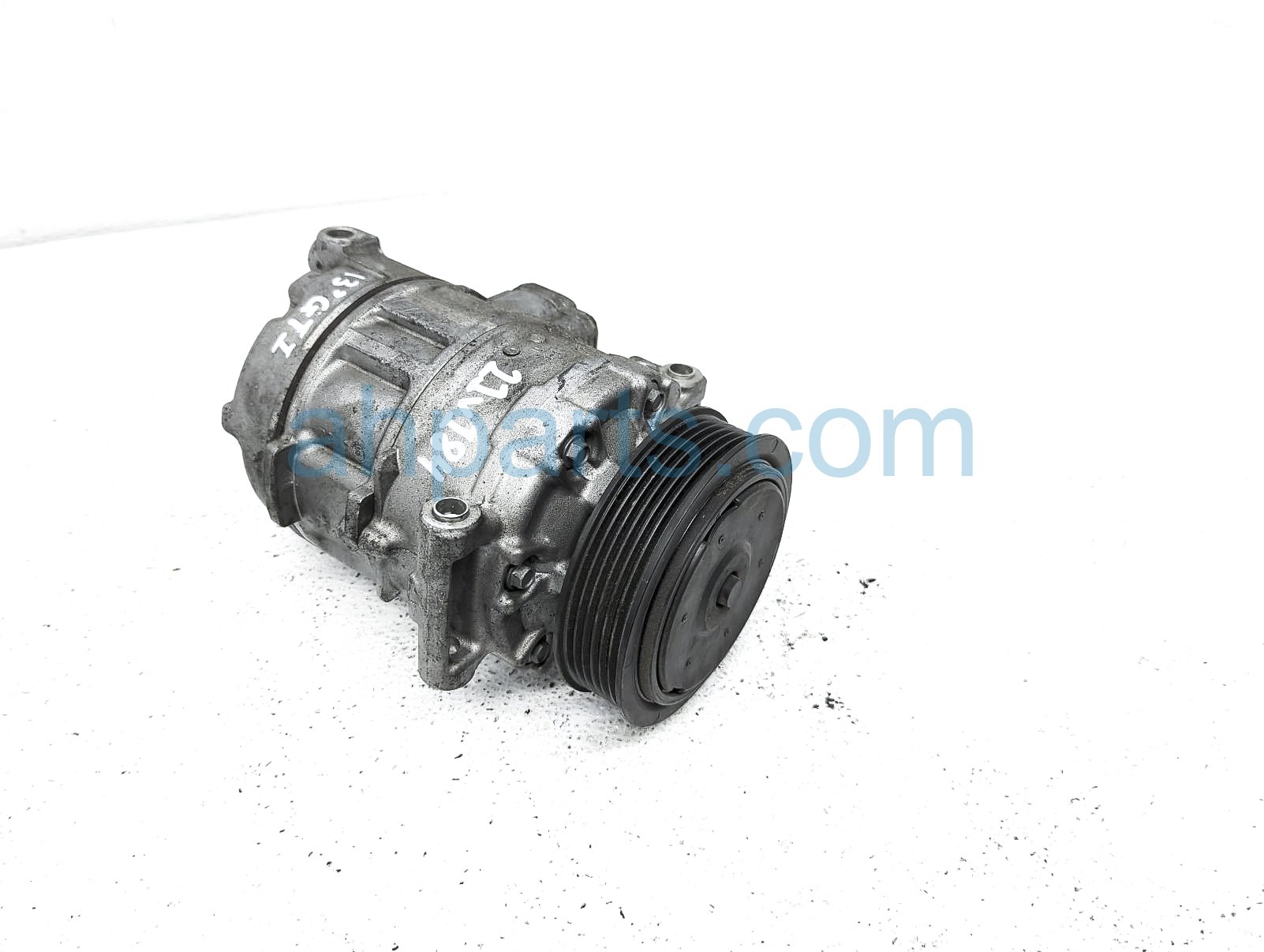 $90 Volkswagen AC PUMP / COMPRESSOR