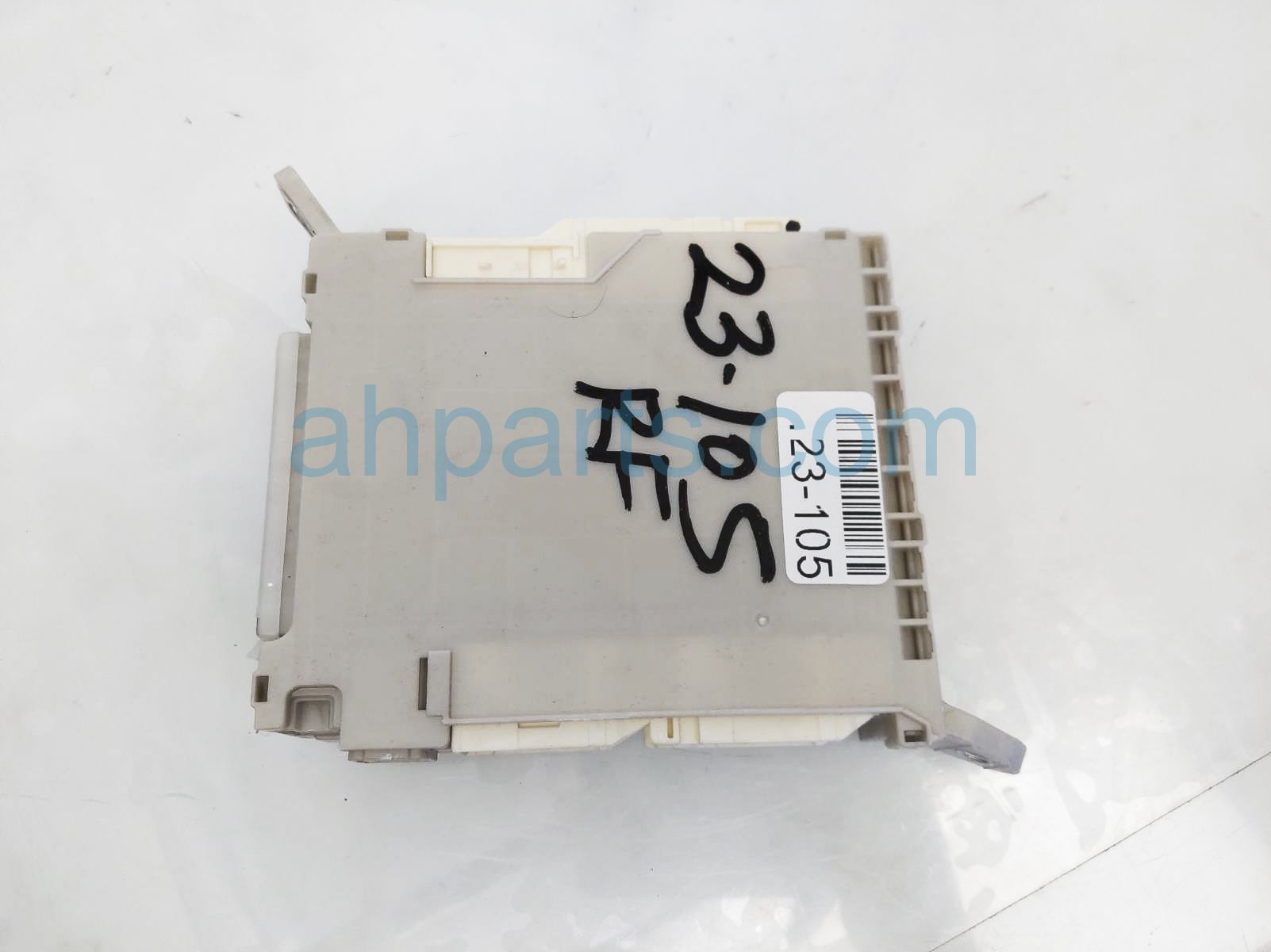 $65 Lexus RF JUNCTION BLOCK ASSY / FUSE BOX