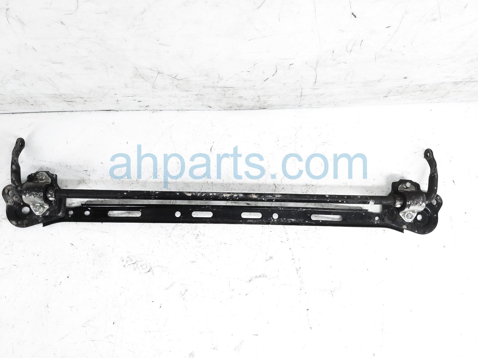 $50 Subaru REAR STABILIZER / SWAY BAR W/ BRACE