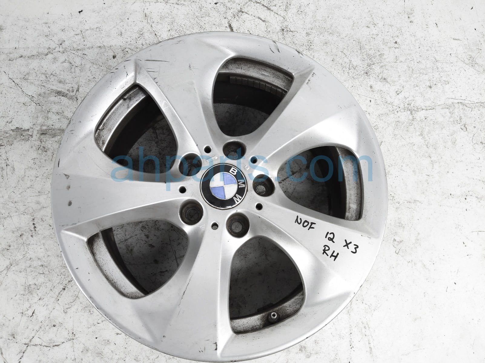 $75 BMW 17 INCH RH WHEEL / RIM - NOTES