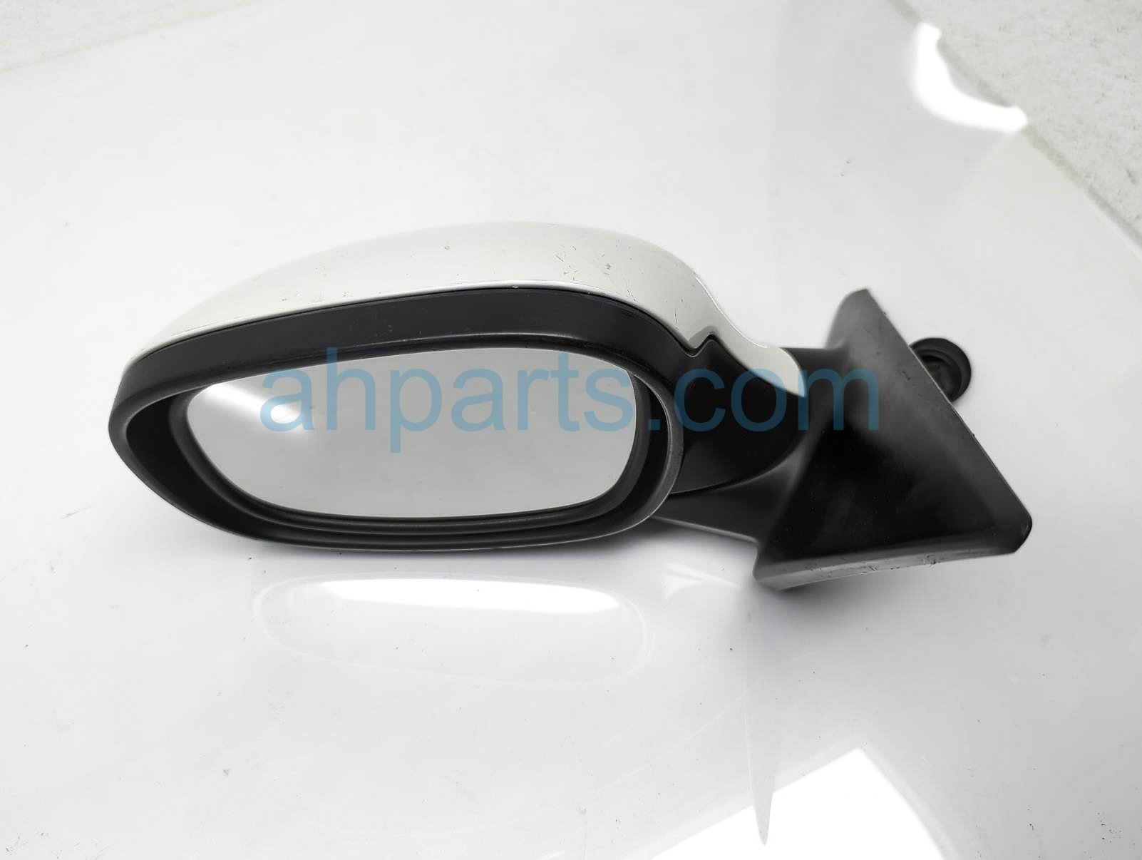 $75 BMW LH SIDE VIEW MIRROR - WHITE - NIQ