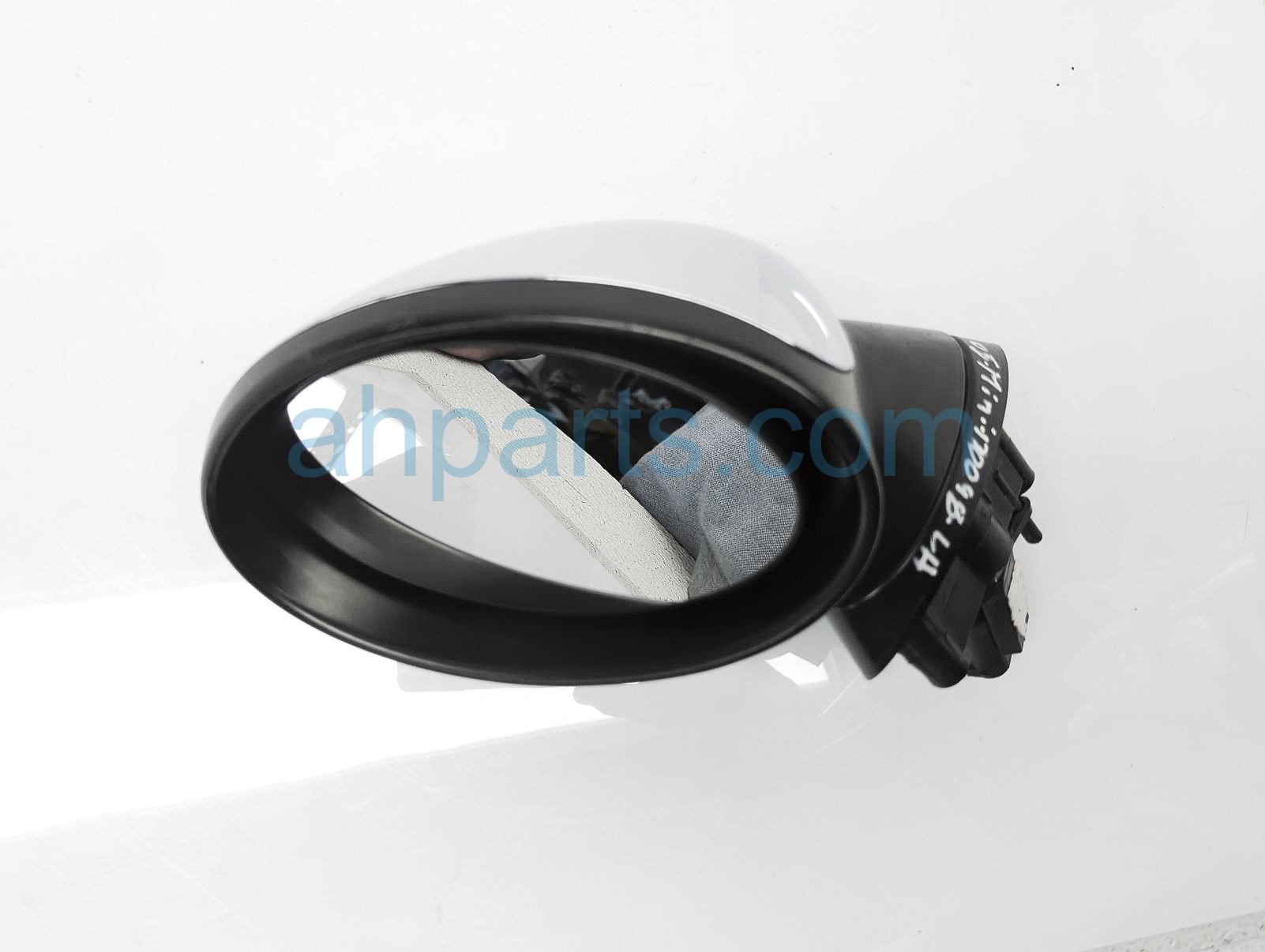 $50 BMW LH SIDE VIEW MIRROR - CHROME CAP