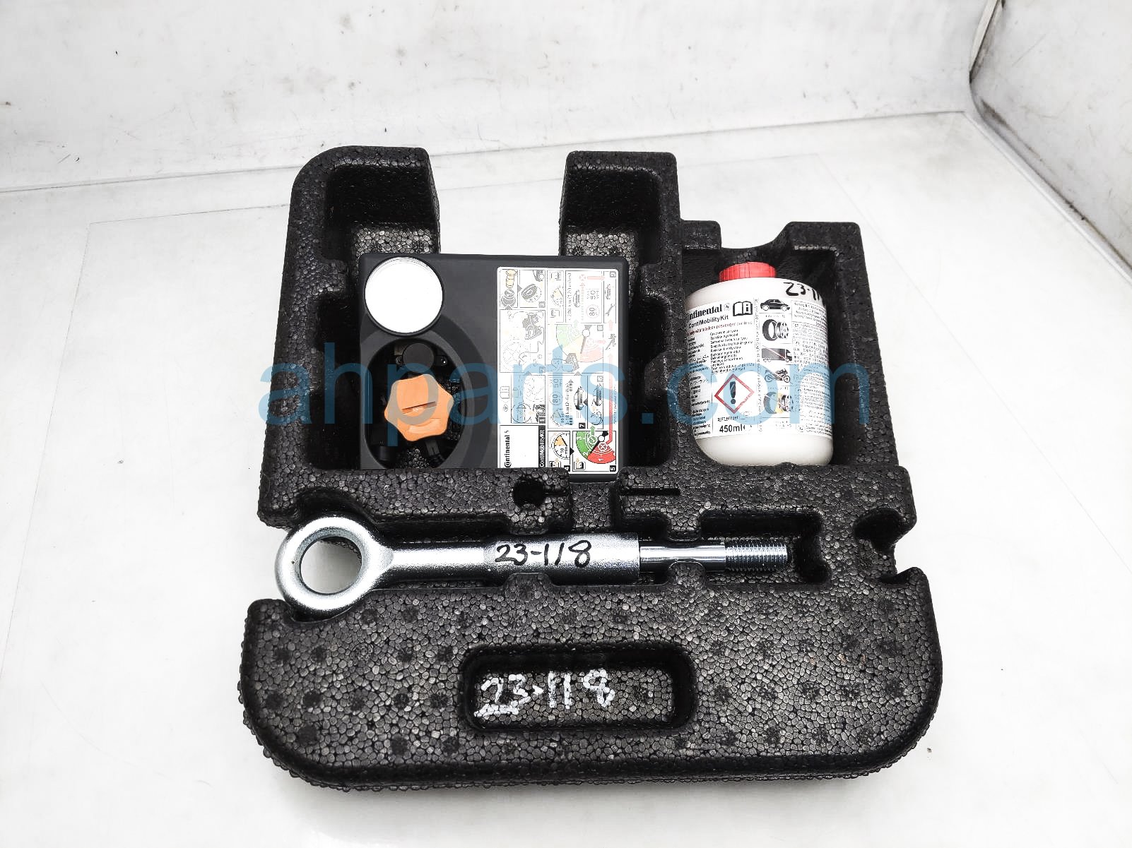 $100 Volvo TIRE REPAIR KIT W/ FOAM HOLDER ASSY