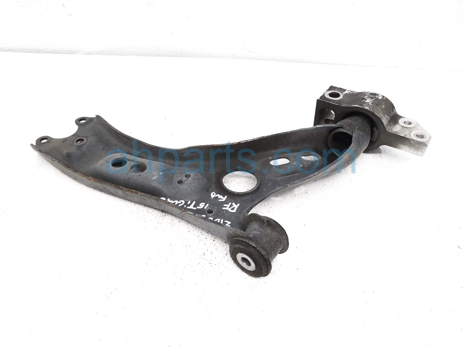 $75 Volkswagen FR/RH LOWER CONTROL ARM