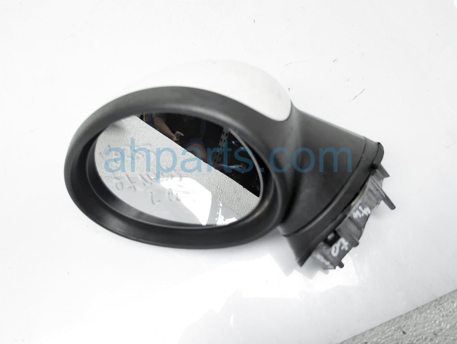 $50 BMW LH SIDE VIEW MIRROR - WHITE HOUSING