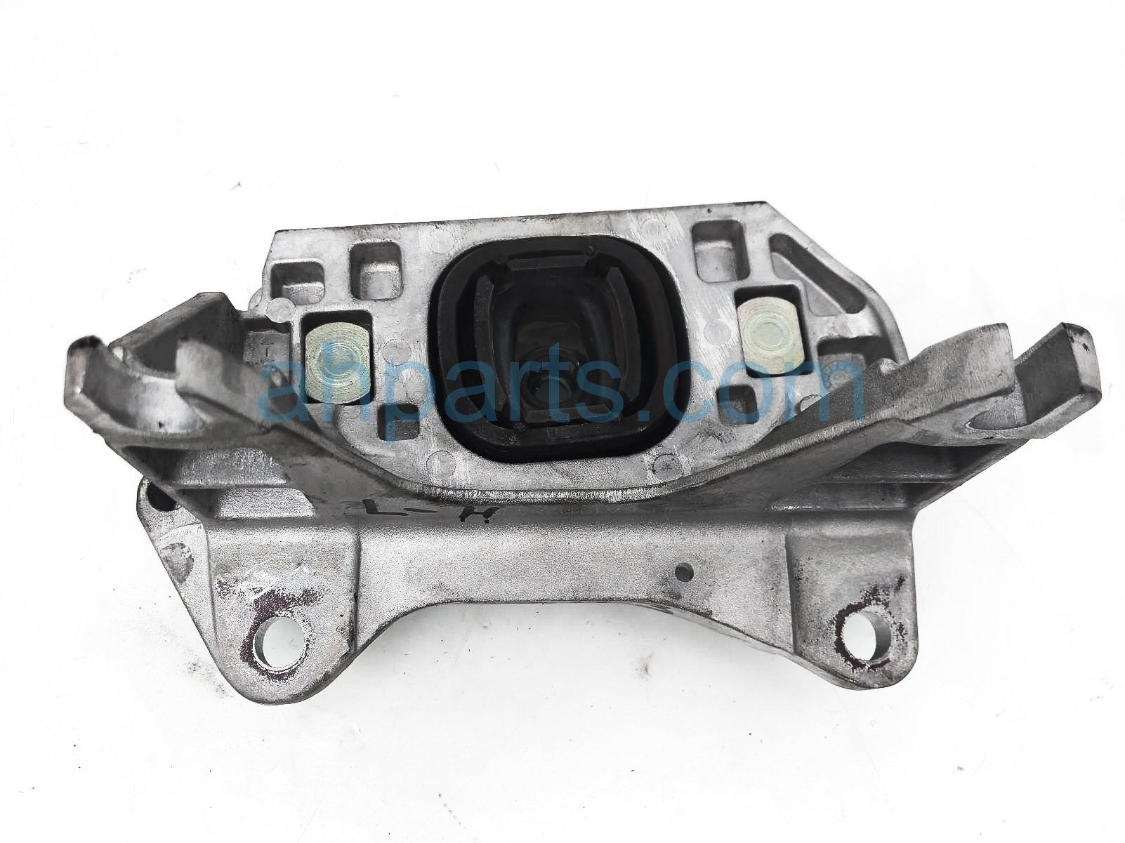 $75 Nissan LH ENGINE SUPPORT MOUNT - SV 2.0L