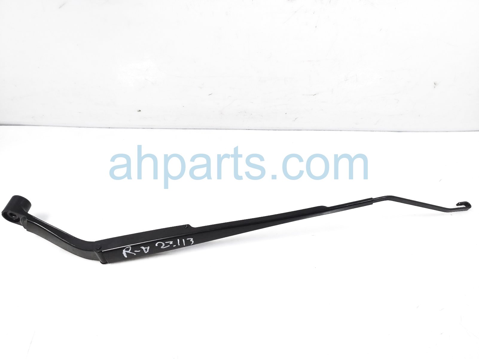 $14 Nissan RH WINDSHIELD WIPER ARM