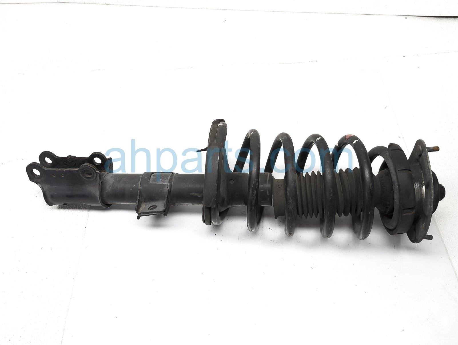 $90 Volvo FR/RH STRUT W/SPRING ASSY