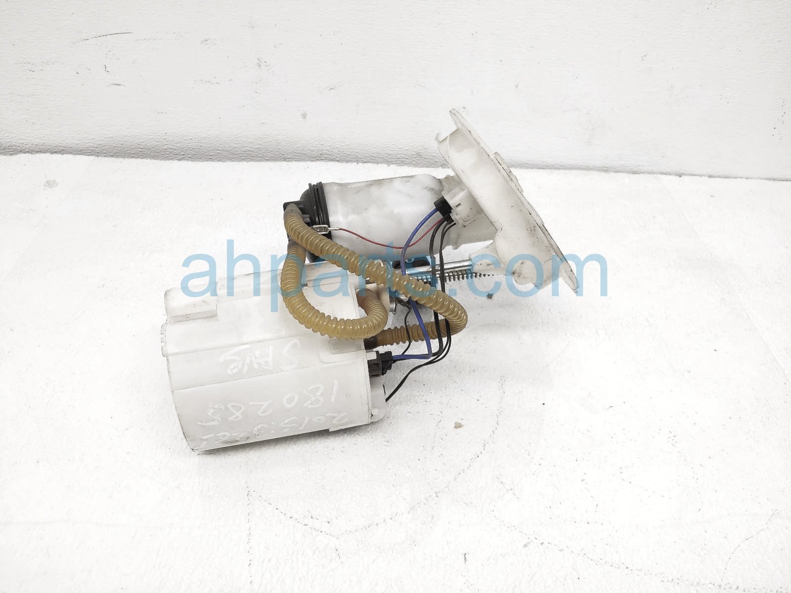 $49 BMW GAS / FUEL PUMP ASSY