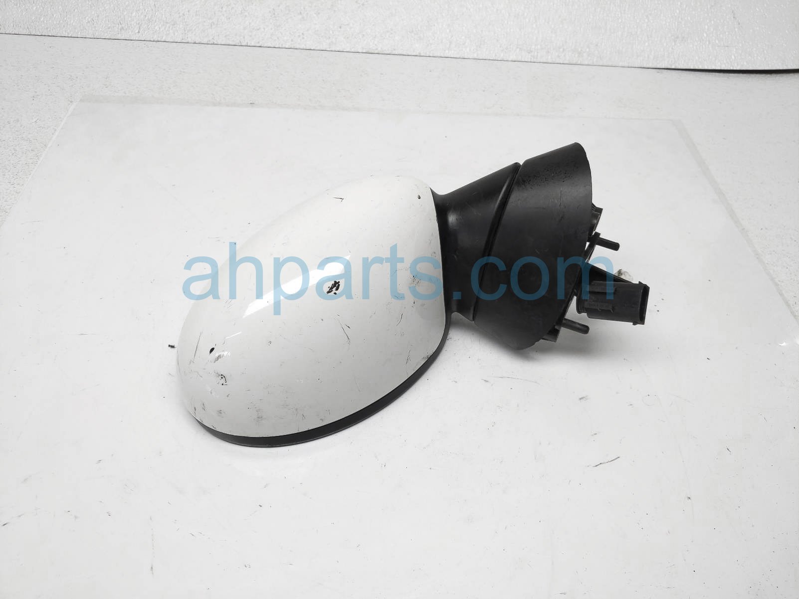 $50 BMW RH SIDE VIEW MIRROR - WHITE