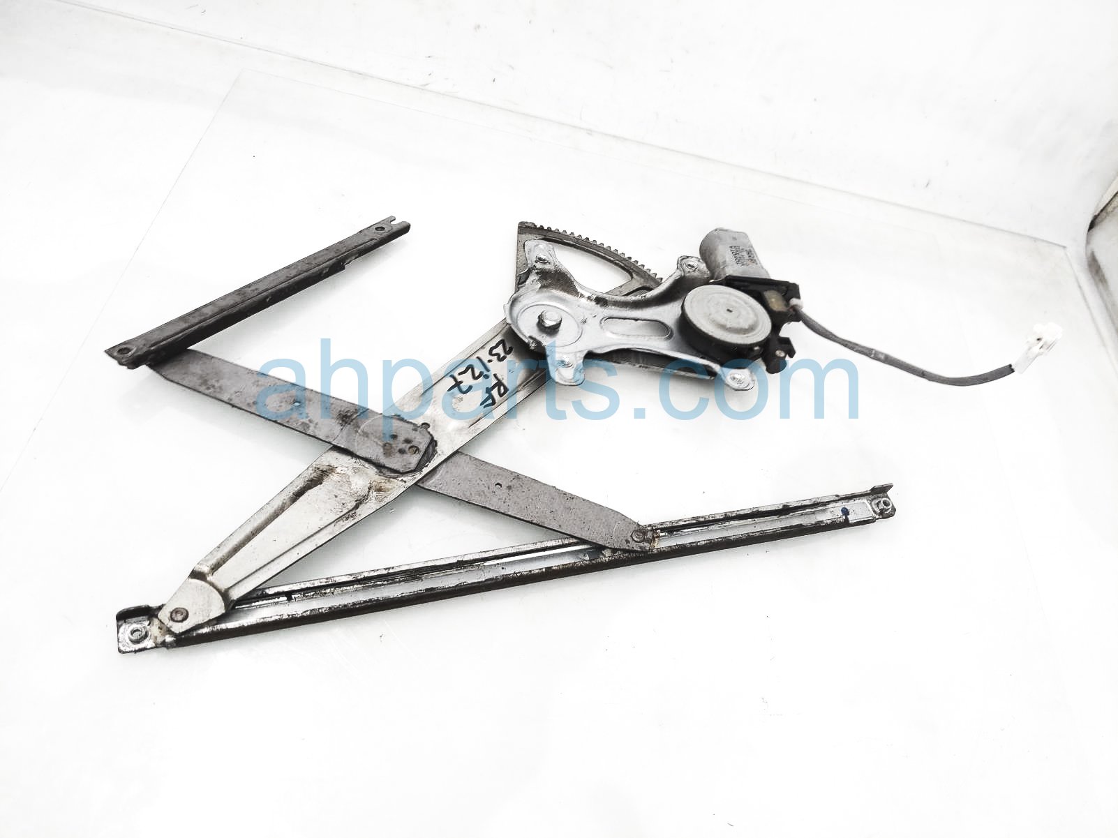 $85 Lexus FR/RH WINDOW REGULATOR & MOTOR