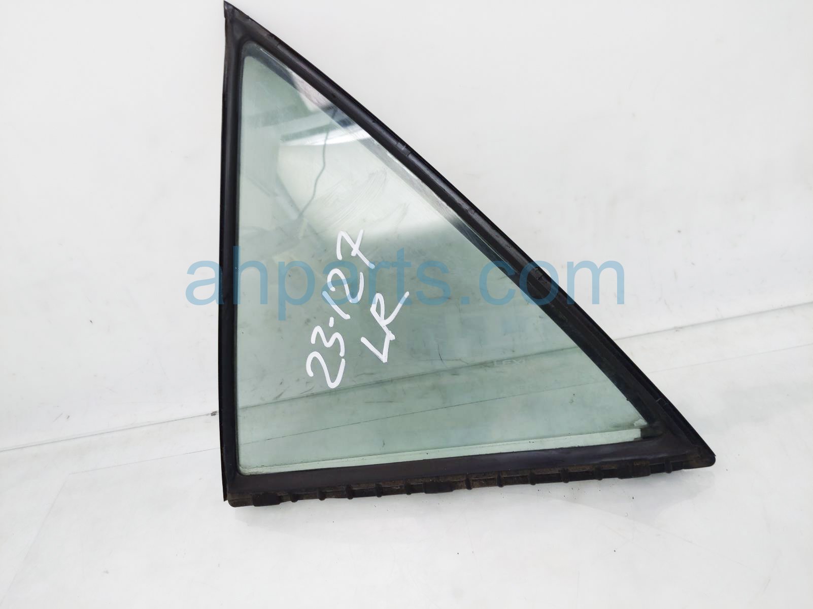 $40 Lexus RR/LH VENT GLASS WINDOW