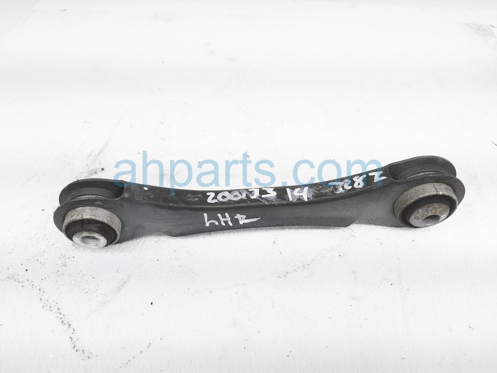 $30 BMW RR/LH FORWARD UPPER CONTROL ARM