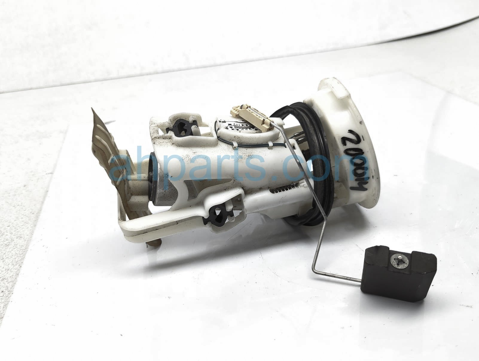 $50 BMW RH SIDE FUEL PUMP SENDING UNIT