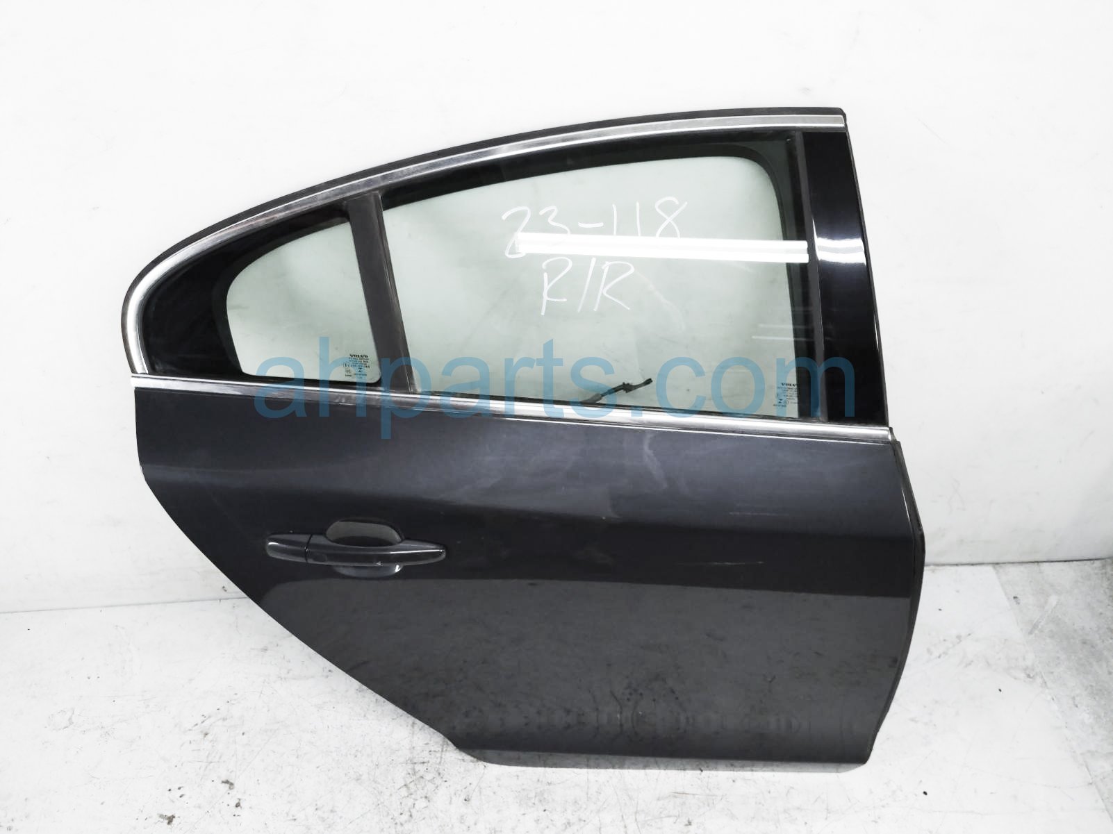 $199 Volvo RR/RH DOOR - GRAY - NO INSIDE PANEL