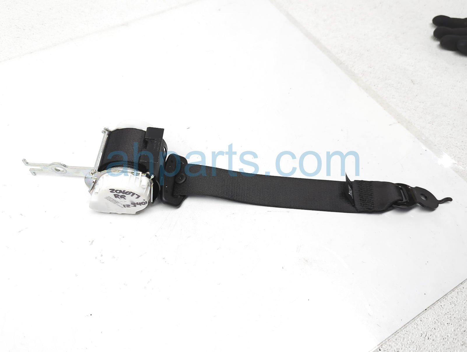 $75 BMW RR/RH SEAT BELT RETRACTOR - BLACK