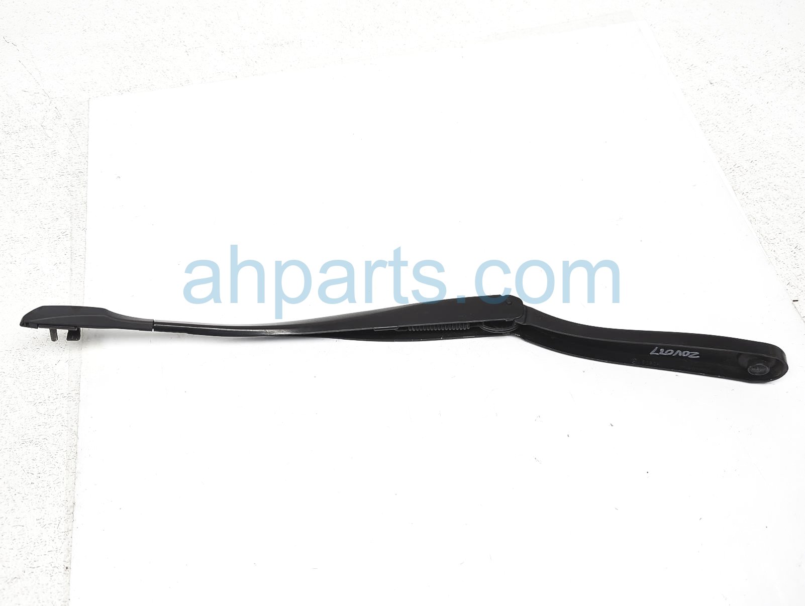 $35 BMW LH SIDE WINDSHIELD WIPER ARM