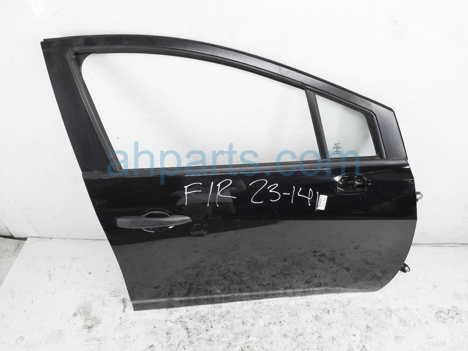 $695 Nissan FR/RH DOOR - BLACK- NO MIRROR/TRIM