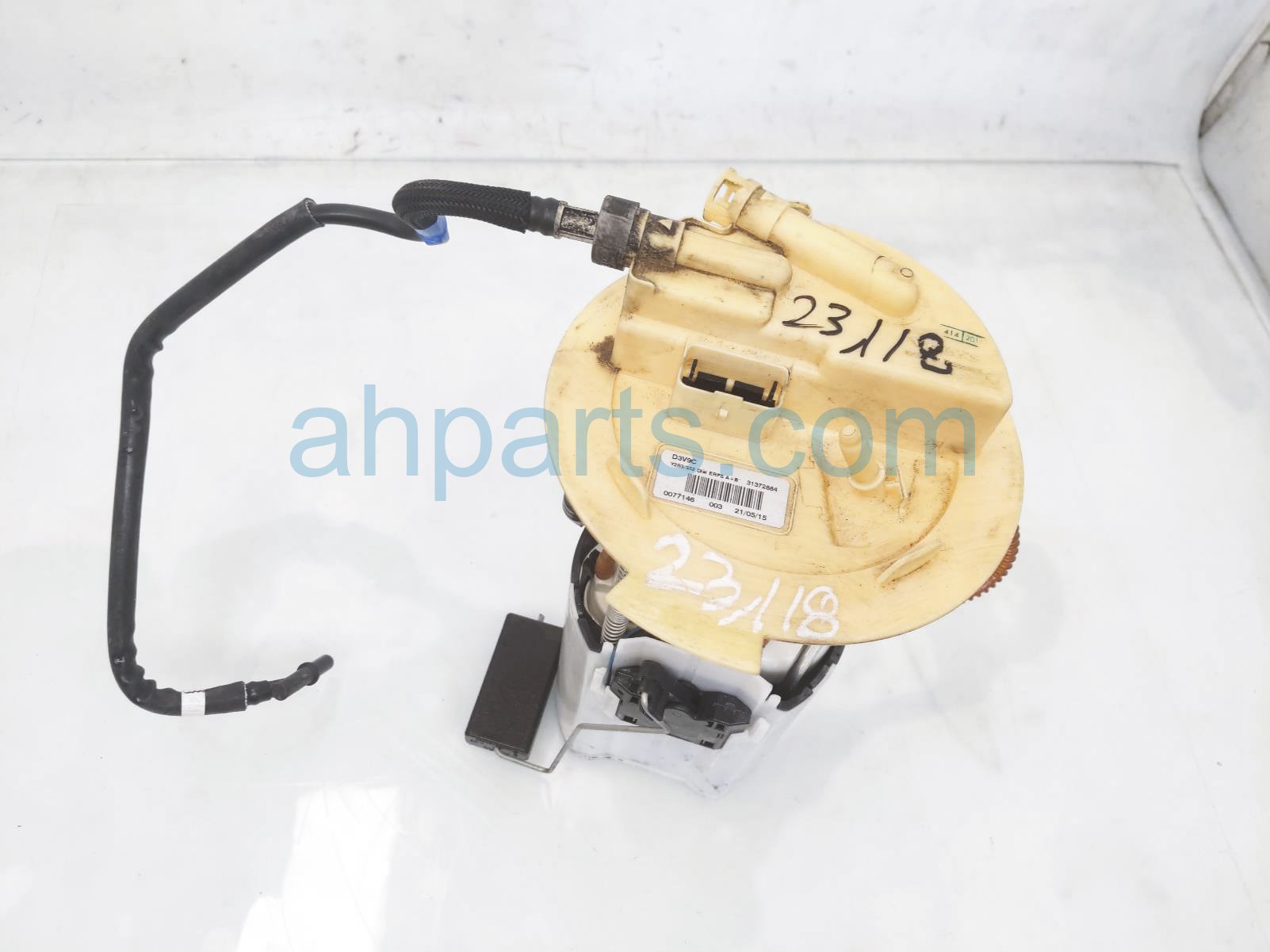 $109 Volvo GAS / FUEL PUMP ASSEMBLY - 2.0L