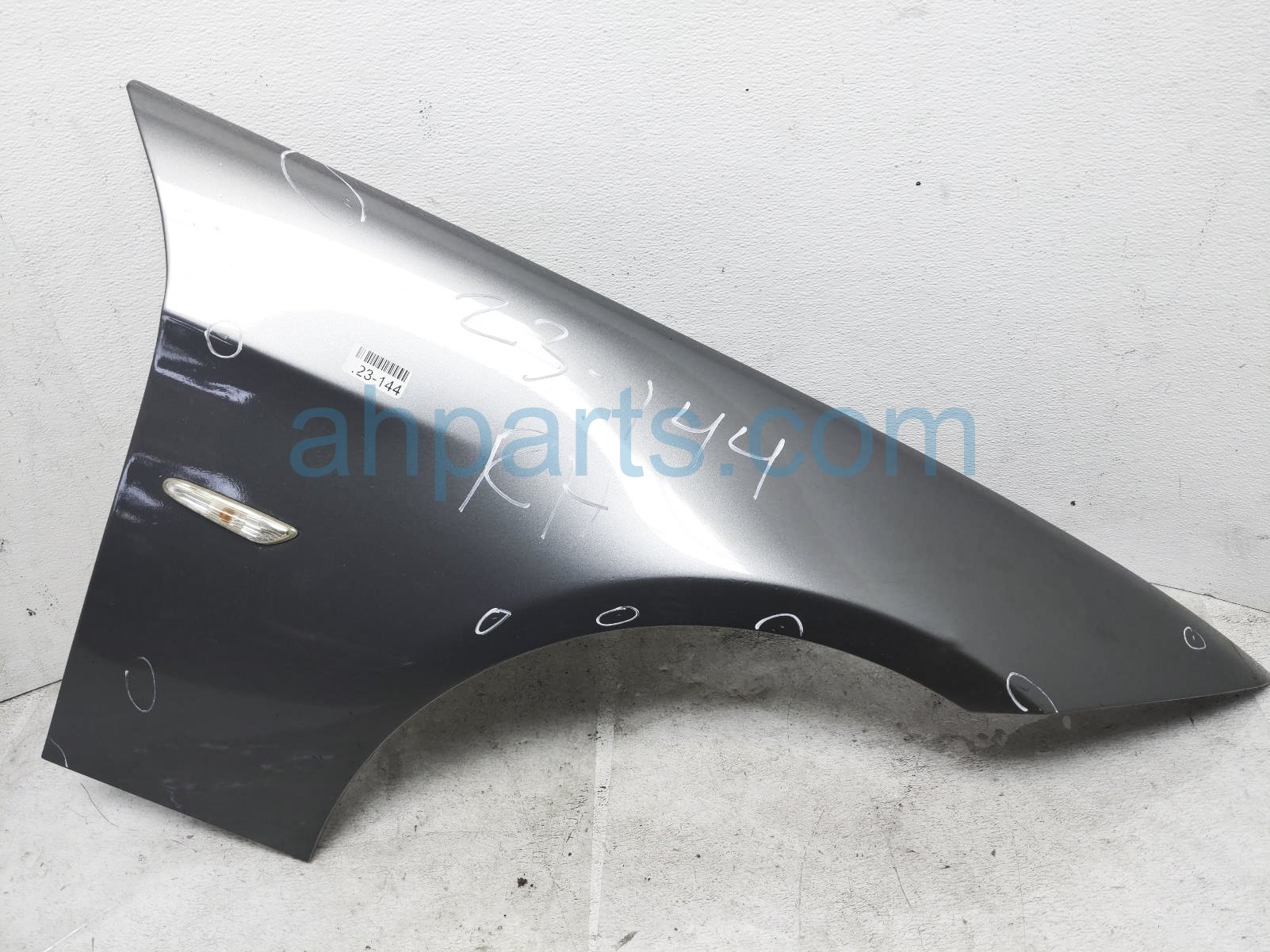 $100 BMW RH FENDER - GREY