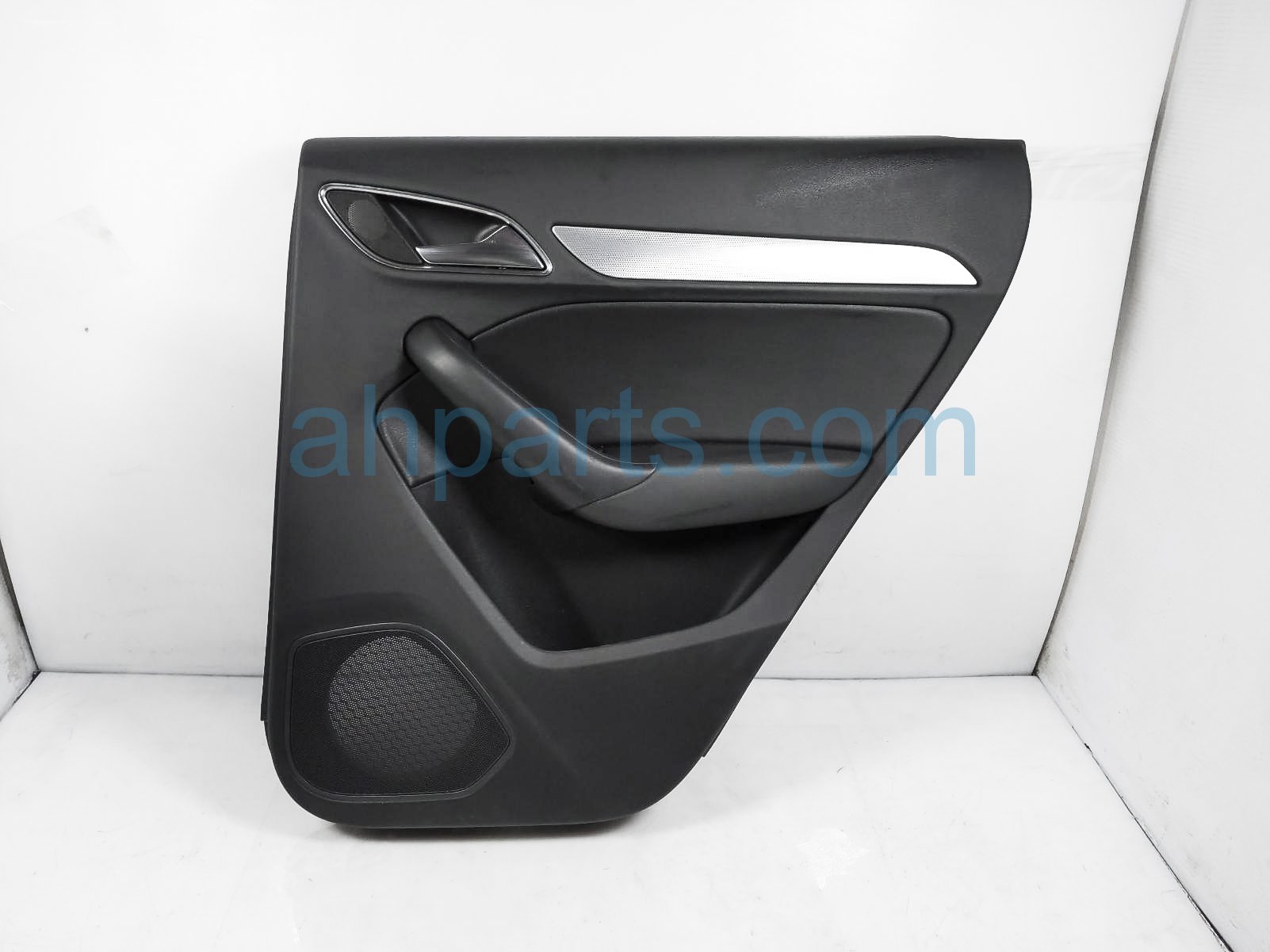 $100 Audi RR/RH INTERIOR DOOR PANEL - BLACK