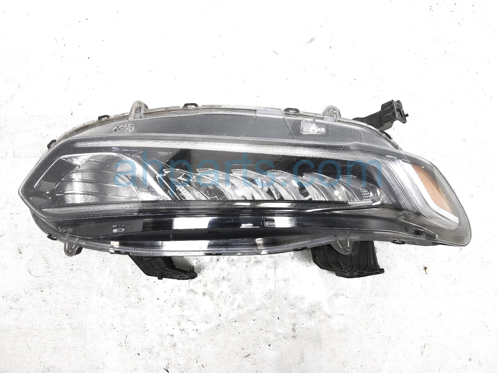 $325 Honda RH HEADLAMP / LIGHT*