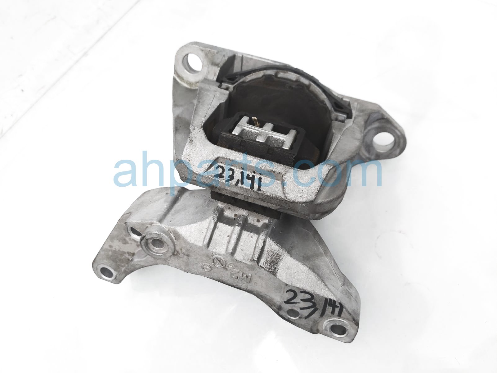 $65 Nissan RH ENGINE MOUNT - 1.6 AT S