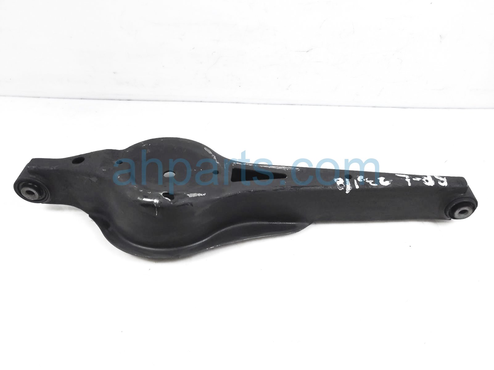 $40 Volvo RR/LH LOWER CONTROL ARM - METAL