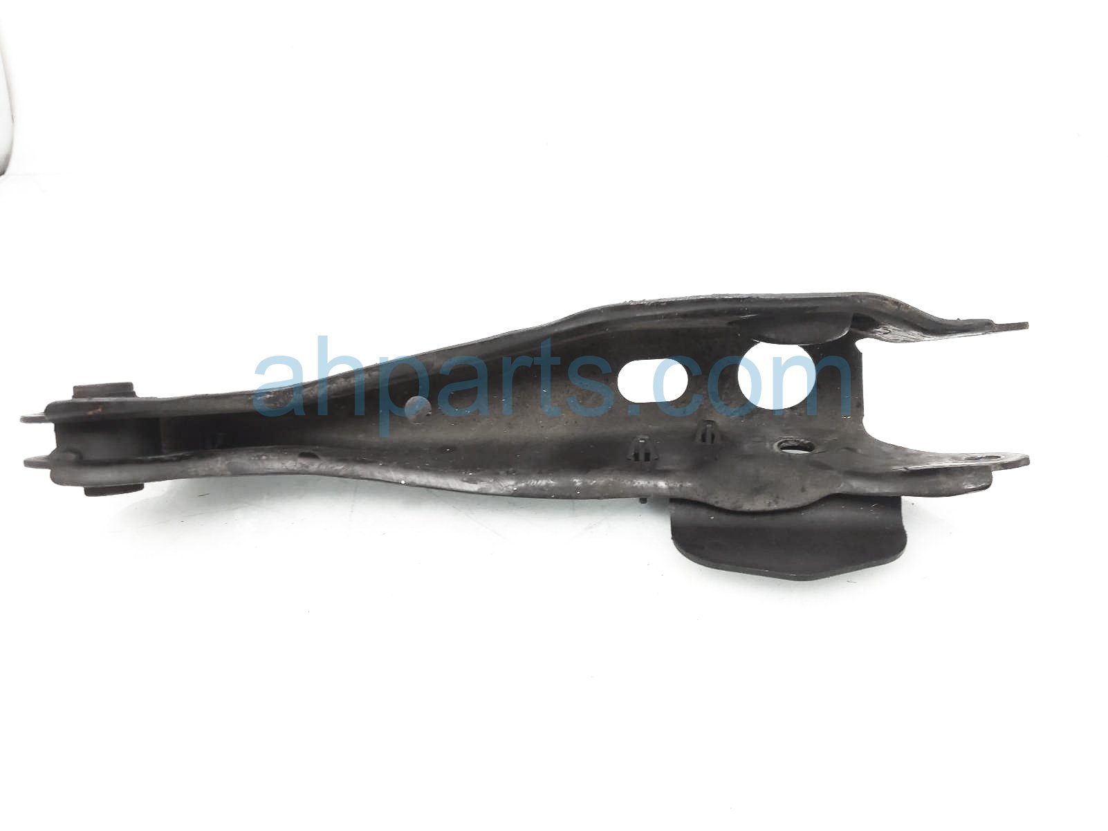 $20 Infiniti RR/LH LATERAL CONTROL ARM