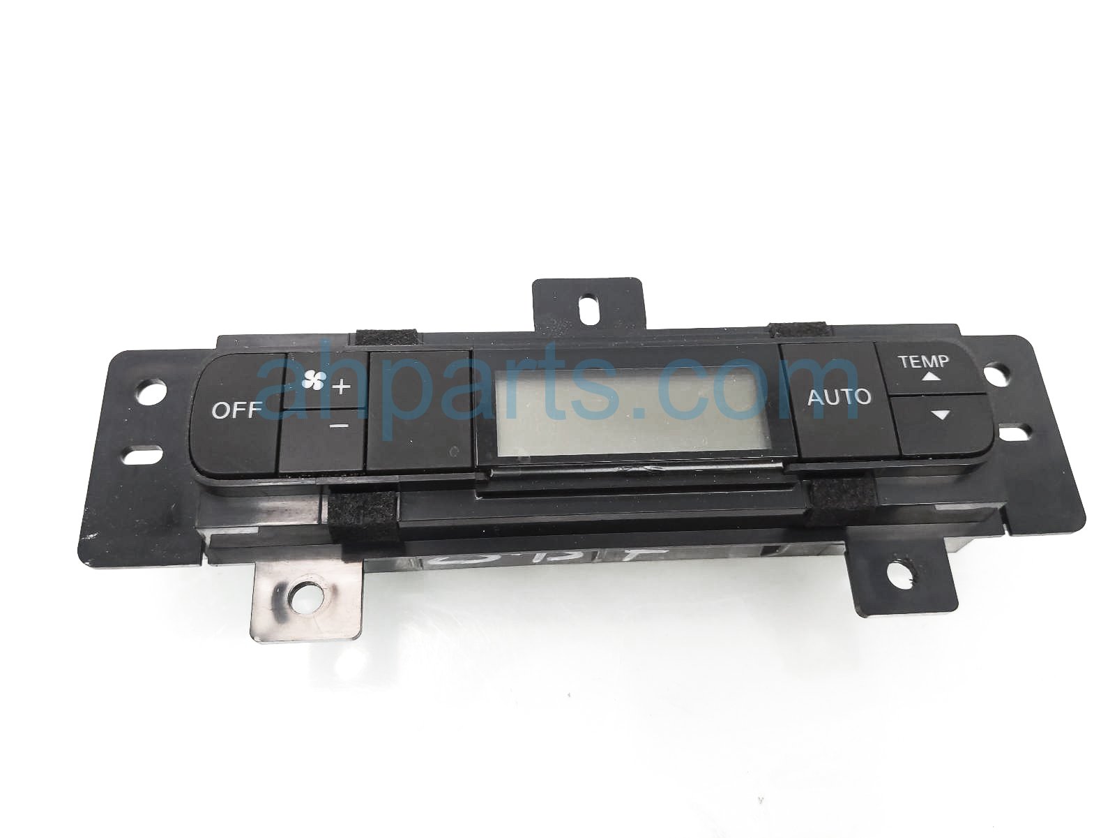 $69 Infiniti HEATER A/C CONTROL ( REAR )