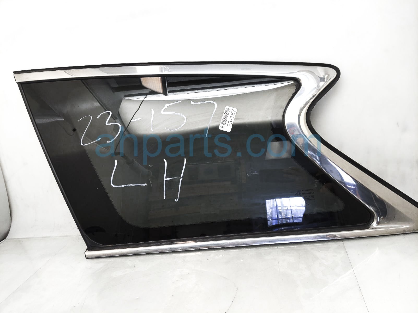 $115 Infiniti LH QUARTER WINDOW GLASS