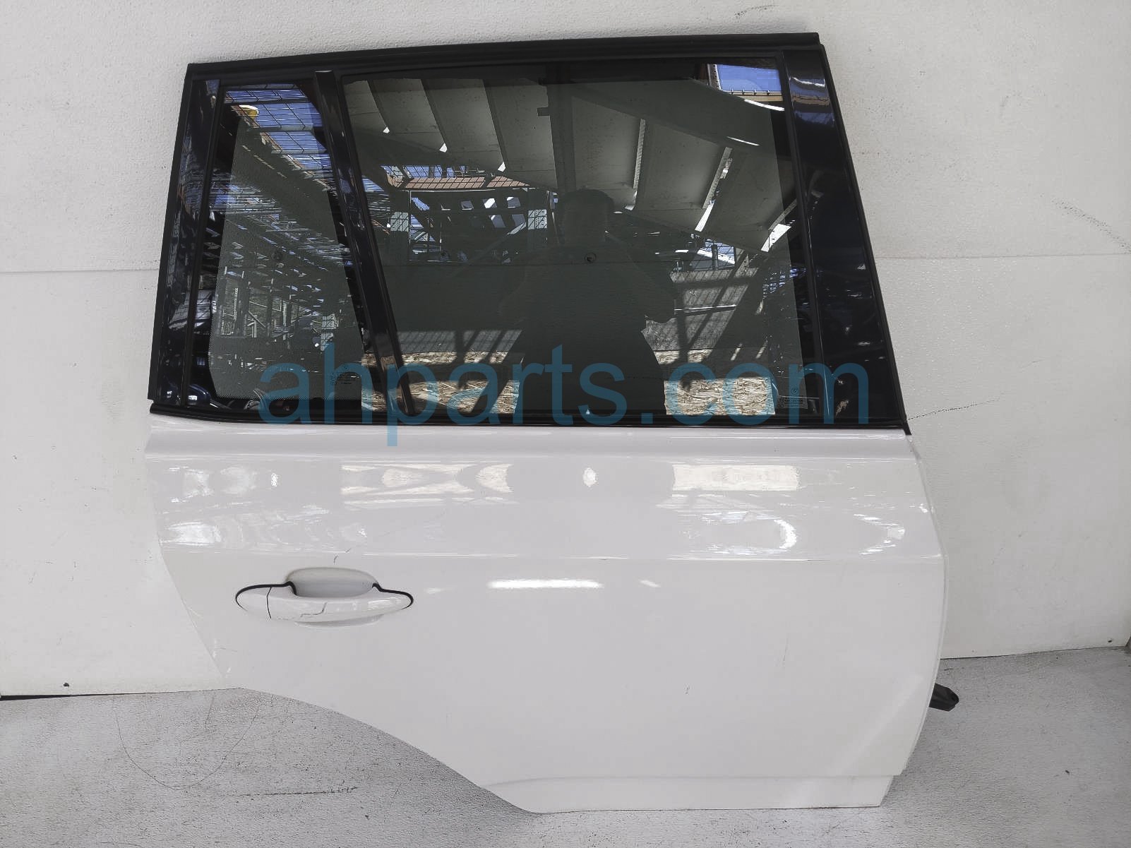 $165 BMW RR/RH DOOR -WHITE