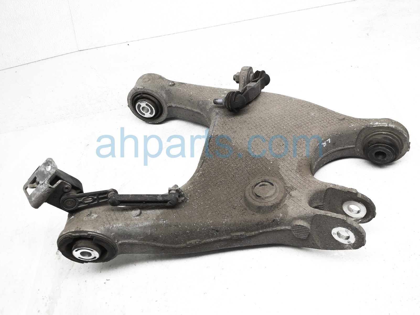 $40 BMW RR/LH LOWER CONTROL ARM