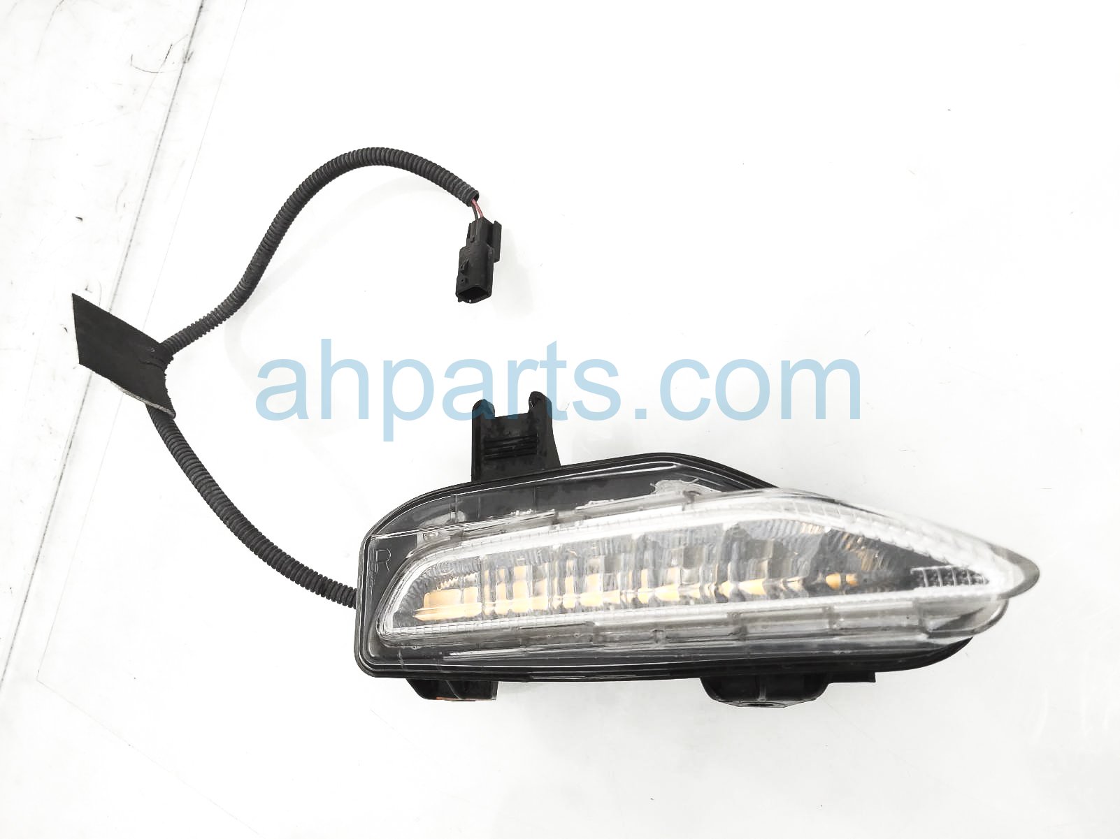 $35 Infiniti RH TURN SIGNAL LIGHT/LAMP - NOTES